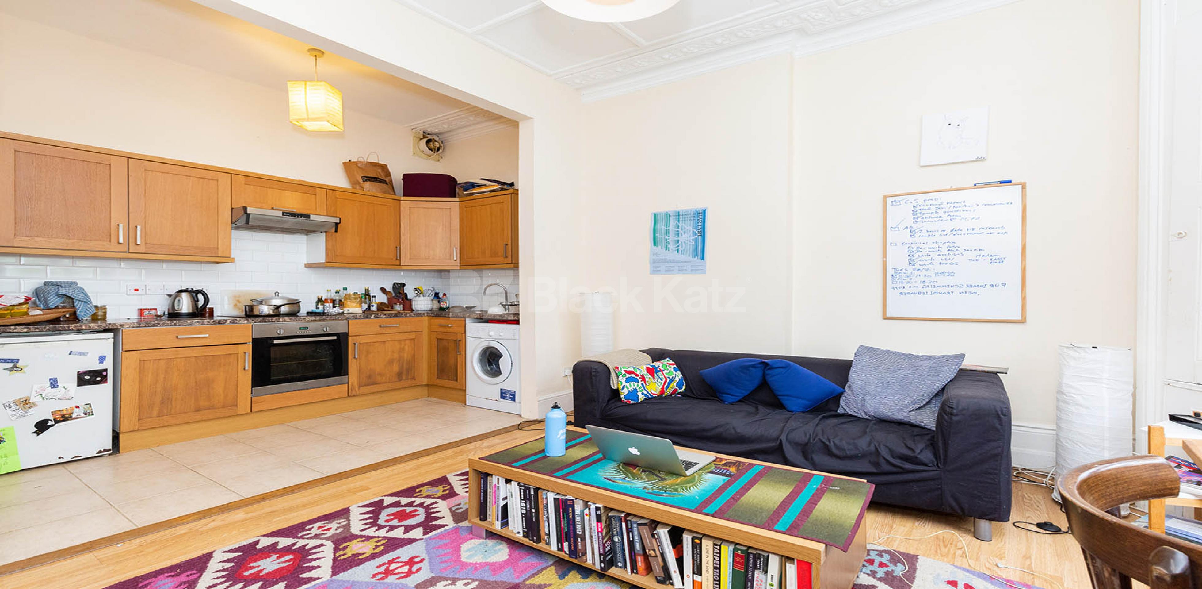 			1 Bedroom, 1 bath, 1 reception Flat			 Muswell Avenue, Muswell Hill N10